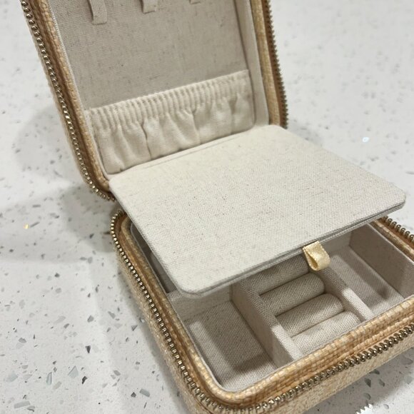 Mark & Graham Raffia Travel Jewelry Case - Picture 7 of 9